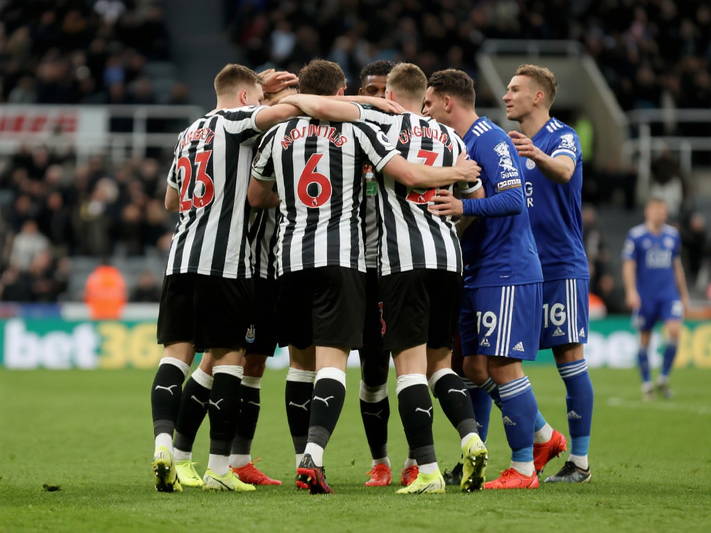 罗克将19号球衣让给亚马尔，未来去向成谜