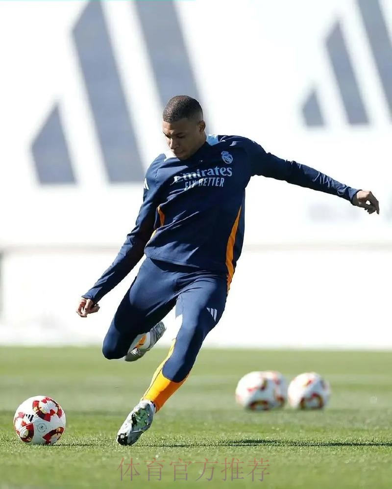 罗马诺:姆巴佩伤势不严重 预计一周内可恢复训练 罗马诺:姆巴佩伤势不严重 预计一周内可恢复训练